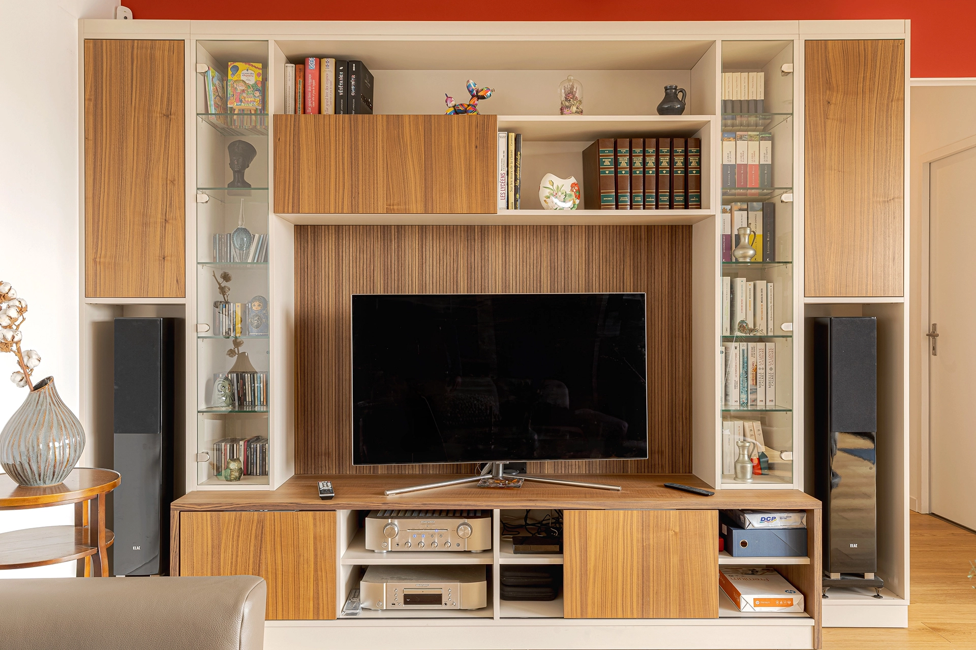 Meuble TV sur mesure à Vannes : une pièce centrale qui structure le salon